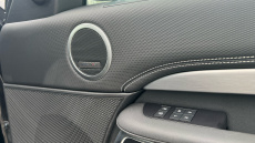 Land Rover Discovery 3.0 D300 R-Dynamic SE 5dr Auto Diesel Station Wagon